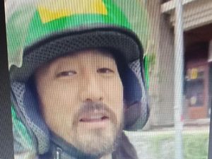 Ogah Kena Macet, Steve Aoki Pilih Naik Ojek di Bali