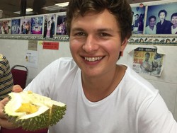 Ansel Elgort yang Dituding Lakukan Pelecehan Akan Main Film Arahan Steven Spielberg