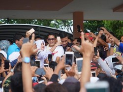 Panggung Senam Sandiaga di Sampang Diserbu Emak-emak