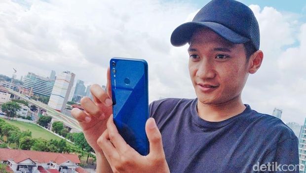 Wisnu dan Honor 8X