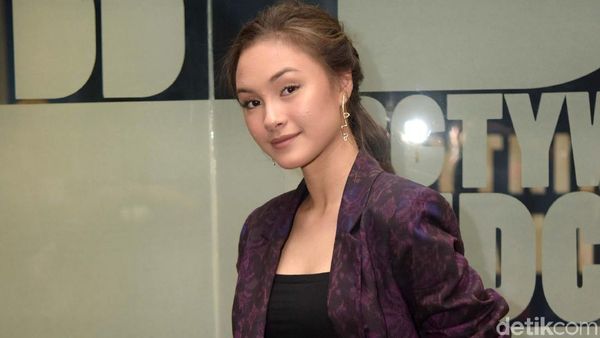 Curhat Caitlin Helderman yang Jadi Wanita Kotor