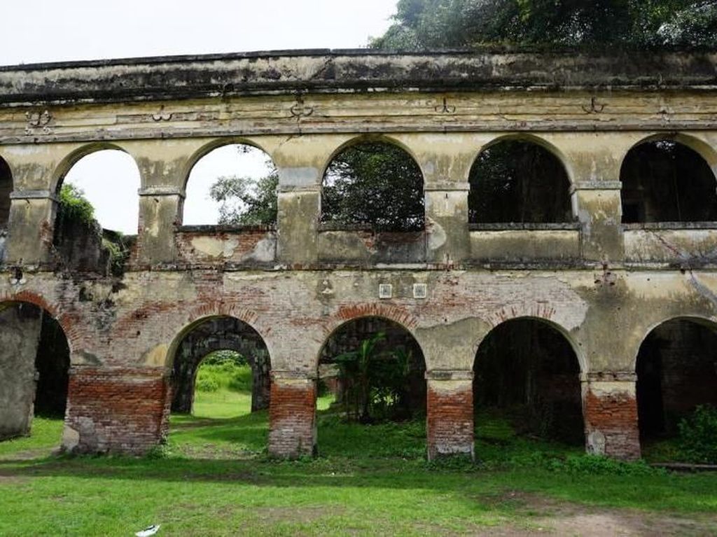 Benteng Kuno di Ngawi yang Cocok Buat Prewedding Benteng Kuno di Ngawi yang Cocok Buat Prewedding