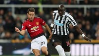 Manchester United memegang kendali permainan saat melawan Newcastle United. Situs resmi Liga Inggris mencatat ada 65 persen lebih ball possession. (Foto: Lee Smith/Actions Images via Reuters)