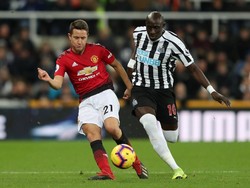 Manchester United memegang kendali permainan saat melawan Newcastle United. Situs resmi Liga Inggris mencatat ada 65 persen lebih ball possession. (Foto: Lee Smith/Actions Images via Reuters)