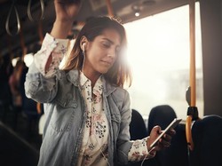 Tips Mendengarkan Lagu yang Aman Melalui Smartphone