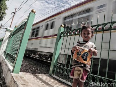 Lindungi Warga yang Menyeberang, Ini Pagar Pembatas di Rel KA