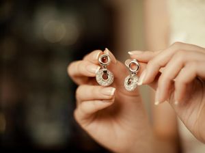 Asal-usul Anting, Berawal dari Kecemburuan Sarah Istri Nabi Ibrahim Asal-usul Anting, Berawal dari Kecemburuan Sarah Istri Nabi Ibrahim