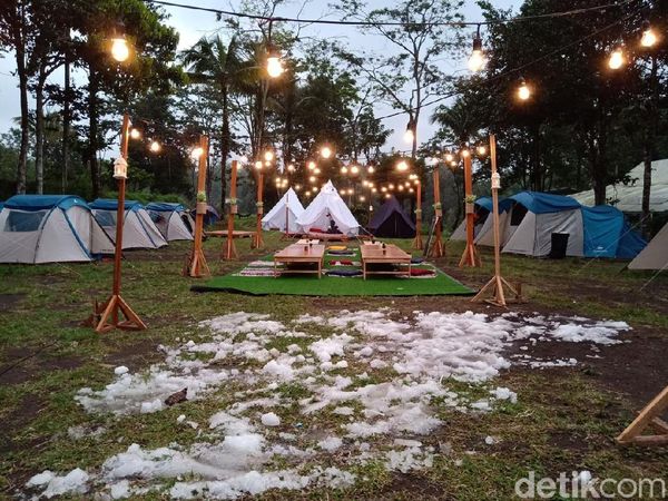 Foto: Kemping Sambil Main Salju Tak Perlu ke Luar Negeri