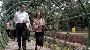 Anies Baswedan Tinjau Taman Tebet yang Bakal Direvitalisasi