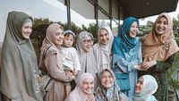 Foto: Adu Gaya Irish Bella dan Prilly Latuconsina Saat Pakai Hijab