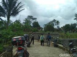 Kalah Pilkades, Warga di Wonosobo Menutup Jalan dengan Tembok