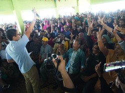 Nelayan Karawang Curhat Soal Bantuan Modal ke Sandiaga