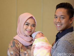 Kelahiran Putri Pertama Jadi Kado Tahun Baru Terindah Sheza Idris