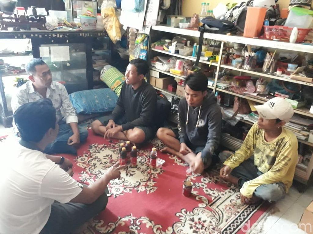 Miras Oplosan di Tahun Baru yang Tewaskan Warga Surabaya Miras Oplosan di Tahun Baru yang Tewaskan Warga Surabaya