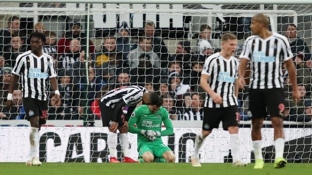 Pertahanan kukuh Newcastle runtuh di menit ke-64.
