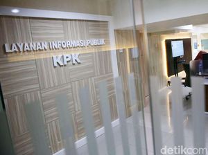 Mengintip Ruang Call Center KPK Mengintip Ruang Call Center KPK