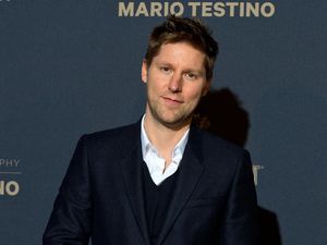 17 Tahun Berkarya, Desainer Burberry Dapat Penghargaan dari Ratu Inggris