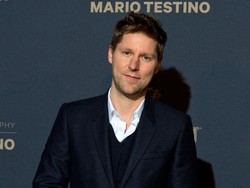 17 Tahun Berkarya, Desainer Burberry Dapat Penghargaan dari Ratu Inggris