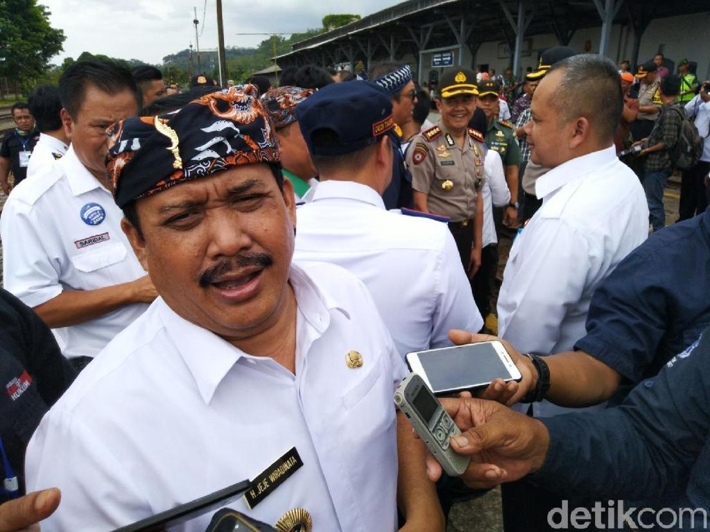 Jelang Pilbup Pangandaran, Bupati Jeje Dinilai Masih Sosok Terkuat Jelang Pilbup Pangandaran, Bupati Jeje Dinilai Masih Sosok Terkuat