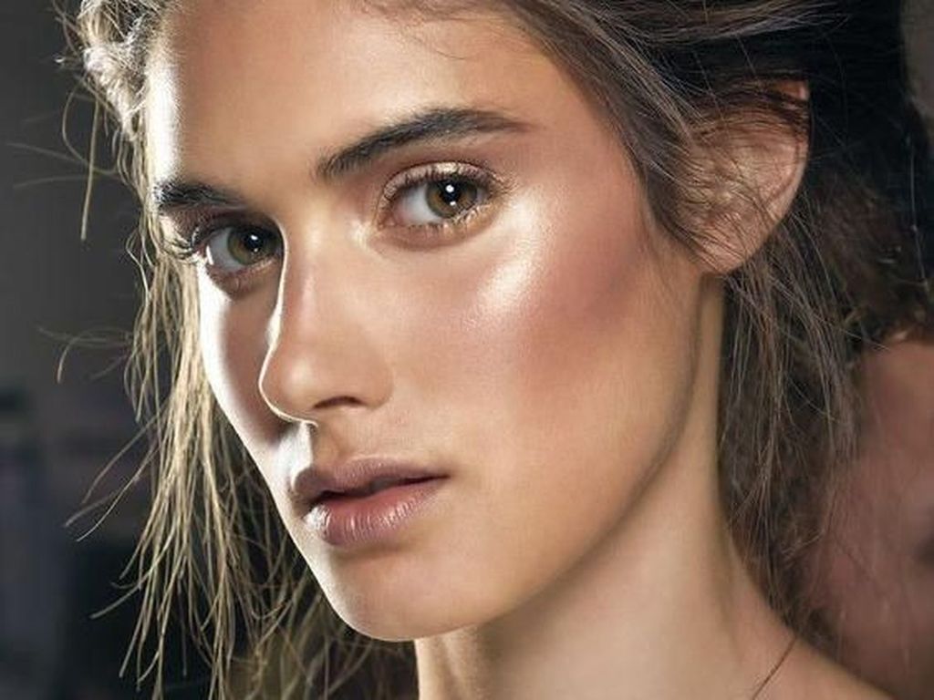 5 Tren Makeup yang Populer di 2019 5 Tren Makeup yang Populer di 2019