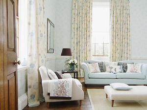 4 Tips Meletakkan Sofa di Depan Jendela Agar Tidak Menghalangi Cahaya 4 Tips Meletakkan Sofa di Depan Jendela Agar Tidak Menghalangi Cahaya