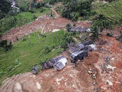 Kisah Duka Dari Kampung Adat Tiga Kasepuhan di Sukabumi