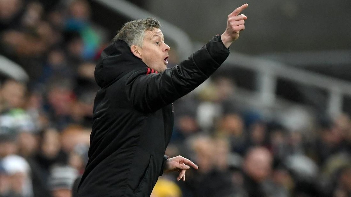 Ole Gunnar Solskjaer menyamai capaian Sir Matt Busby usai membawa MU menang atas Newcastle United 2-0, Kamis (3/1/2019). (Foto: Stu Forster/Getty Images)