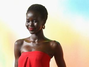 Kisah Inspiratif Adult Akech, Pengungsi Sudan yang Jadi Idola Meghan Markle