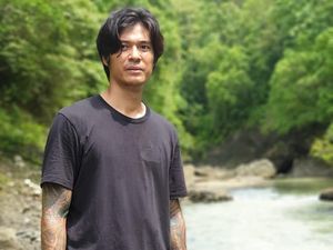 Foto: Marshall Sastra Bertahan Hidup di Hutan Pangandaran
