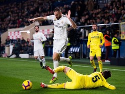 El Real pun tak ingin ketinggalan angka. Karim Benzema membawa Madrid imbang 1-1 dengan Villarreal.
