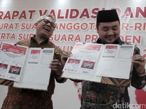 Tim Jokowi-Maruf dan Prabowo-Sandi Setujui Surat Suara Pilpres 2019 Tim Jokowi-Maruf dan Prabowo-Sandi Setujui Surat Suara Pilpres 2019