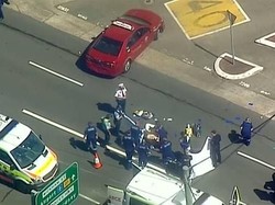 Pria Tabrak Mobil Polisi di Sydney, Tikam Pejalan Kaki dan Bunuh Diri