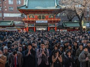 Ribuan Warga Jepang Berdoa di Hari Pertama Kerja Awal Tahun