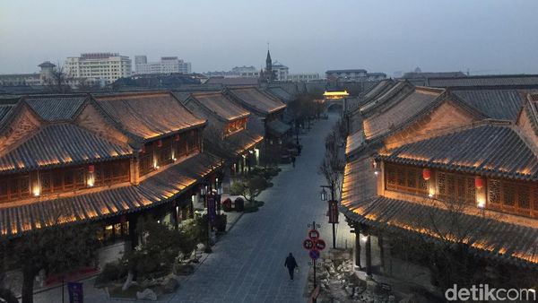 Foto: Kota Tua di China yang Cantik Saat Malam Tiba