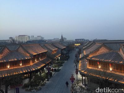 Foto: Kota Tua di China yang Cantik Saat Malam Tiba