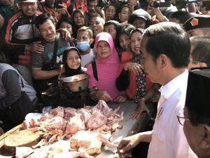 Ke Pasar Tulungagung, Jokowi: Beras Stabil, Ayam Naik Rp 1.000