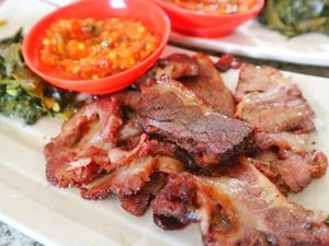 Menikmati Kuliner Daging Sei Khas Kupang, Tapi di Bandung