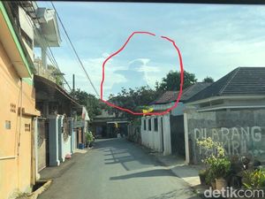 Sujiwo Tejo Bikin Tebak-tebakan soal Awan Berbentuk Prabowo