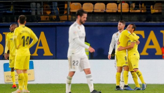 Real Madrid Soccer Football - La Liga Santander - Villarreal v Real Madrid - Estadio de la Ceramica, Villarreal, Spain - January 3, 2019 Villarreals Santi Cazorla celebrates after the match REUTERS/Heino Kalis