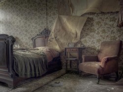 Ditinggalkan Puluhan Tahun di Rumah Kosong, Makanan Ini Masih Awet