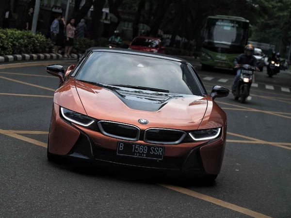 Si Jago Ngebut Bertenaga Listrik Keliling Jakarta