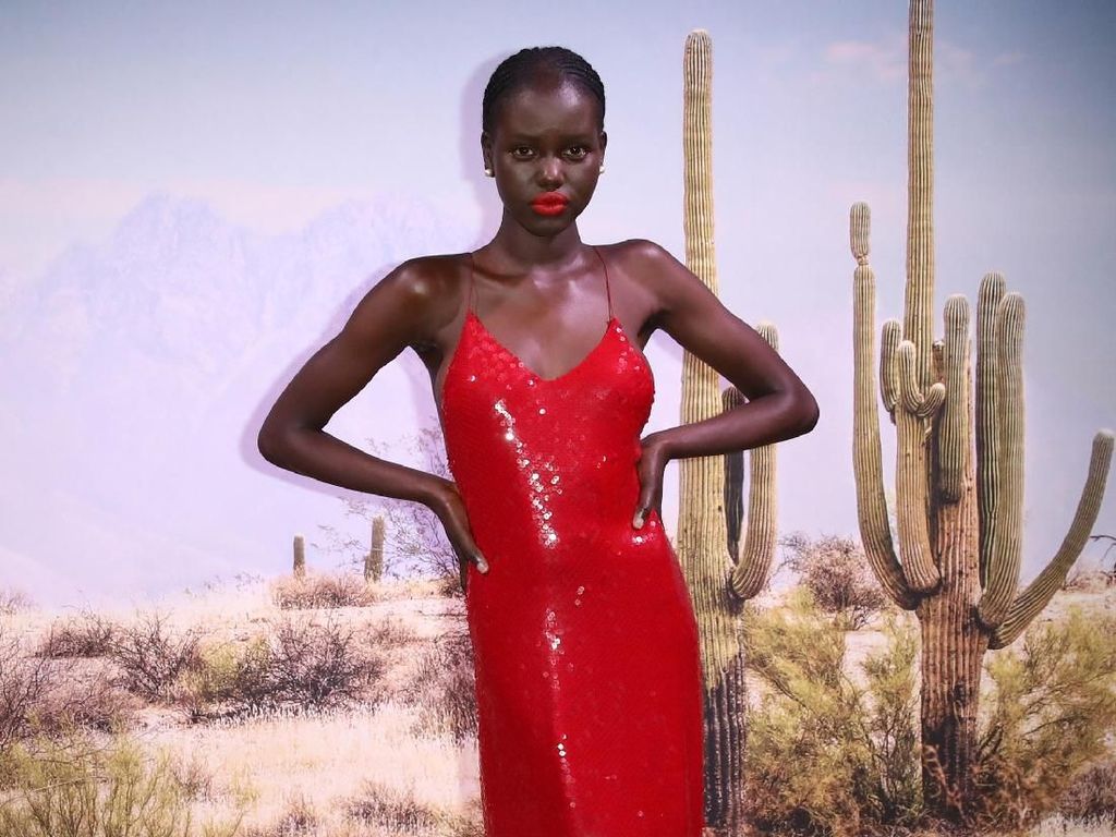 Amarah Model Adut Akech Akibat Majalah Salah Memuat Fotonya Amarah Model Adut Akech Akibat Majalah Salah Memuat Fotonya