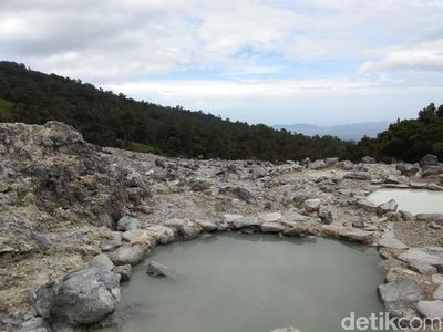 Foto: Kawah Domas, Favorit Turis Timur Tengah di Tangkuban Perahu