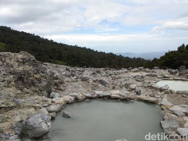Foto: Kawah Domas, Favorit Turis Timur Tengah di Tangkuban Perahu