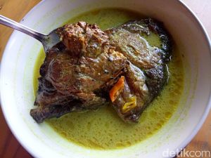 Gurih Nikmat Soto Kemiri dan Mangut Ikan Asap