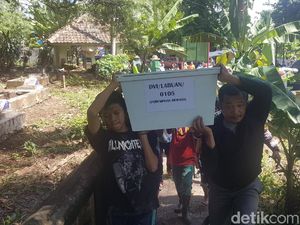 5 Jenazah Korban Tsunami Tak Teridentifikasi Dimakamkan