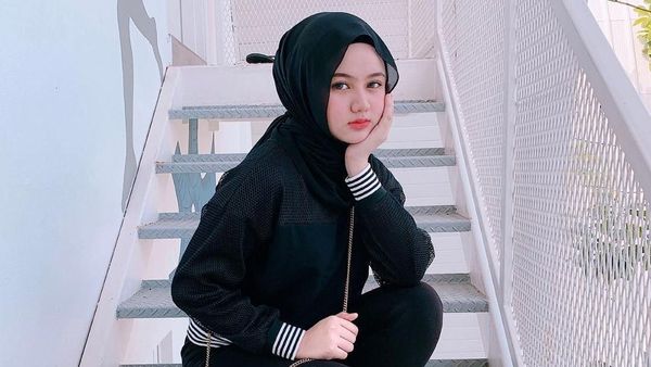 Potret Hijabers yang Dapat Kado Mobil Miliaran Rupiah di Ultah Ke-17