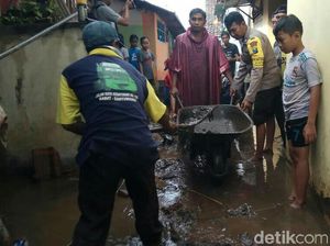 Belasan Rumah di Banyuwangi Terendam Air Sungai yang Meluap