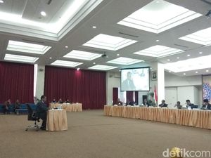 Imam Istiqlal Tanya Calon Hakim Agung soal Pernikahan Pemeluk Ahmadiyah Imam Istiqlal Tanya Calon Hakim Agung soal Pernikahan Pemeluk Ahmadiyah