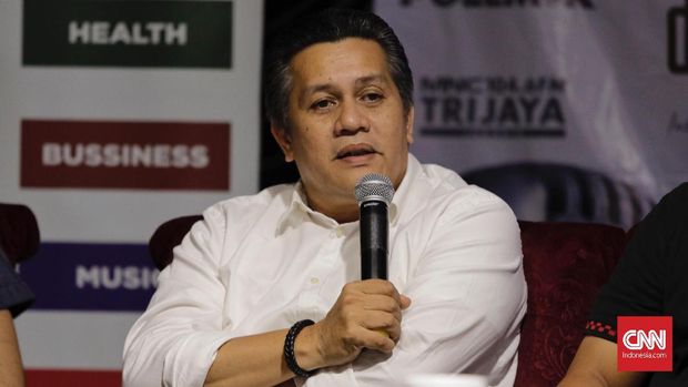 Gusti Randa menyarankan agar pengurus klub tidak maju jadi Ketua Umum PSSI. (